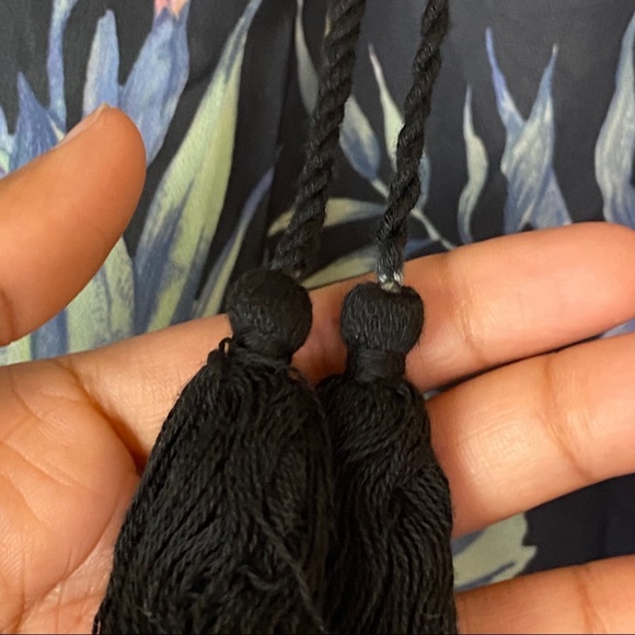 NWT LF Seek The Label Floral Balloon Sleeve Cropped  Blouse - Picture 6 of 9